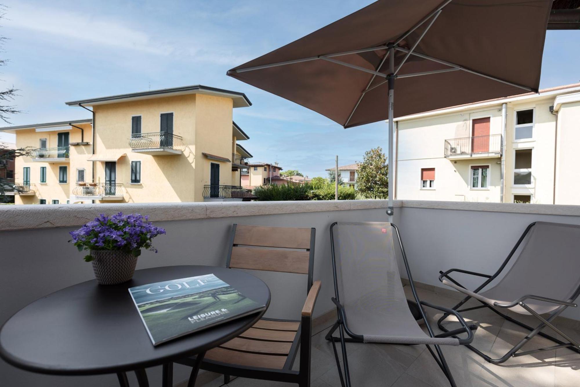 Charming Sirmione Bed & Breakfast Exterior photo