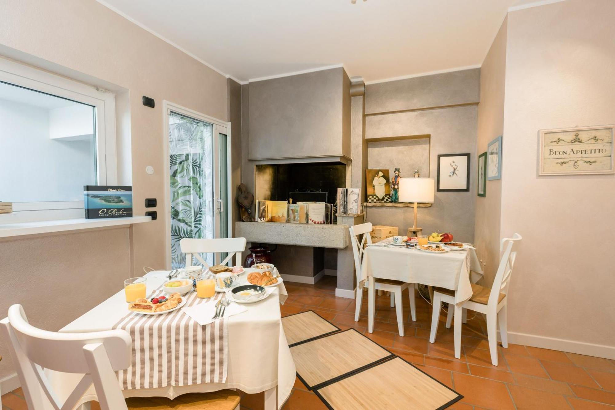 Charming Sirmione Bed & Breakfast Exterior photo
