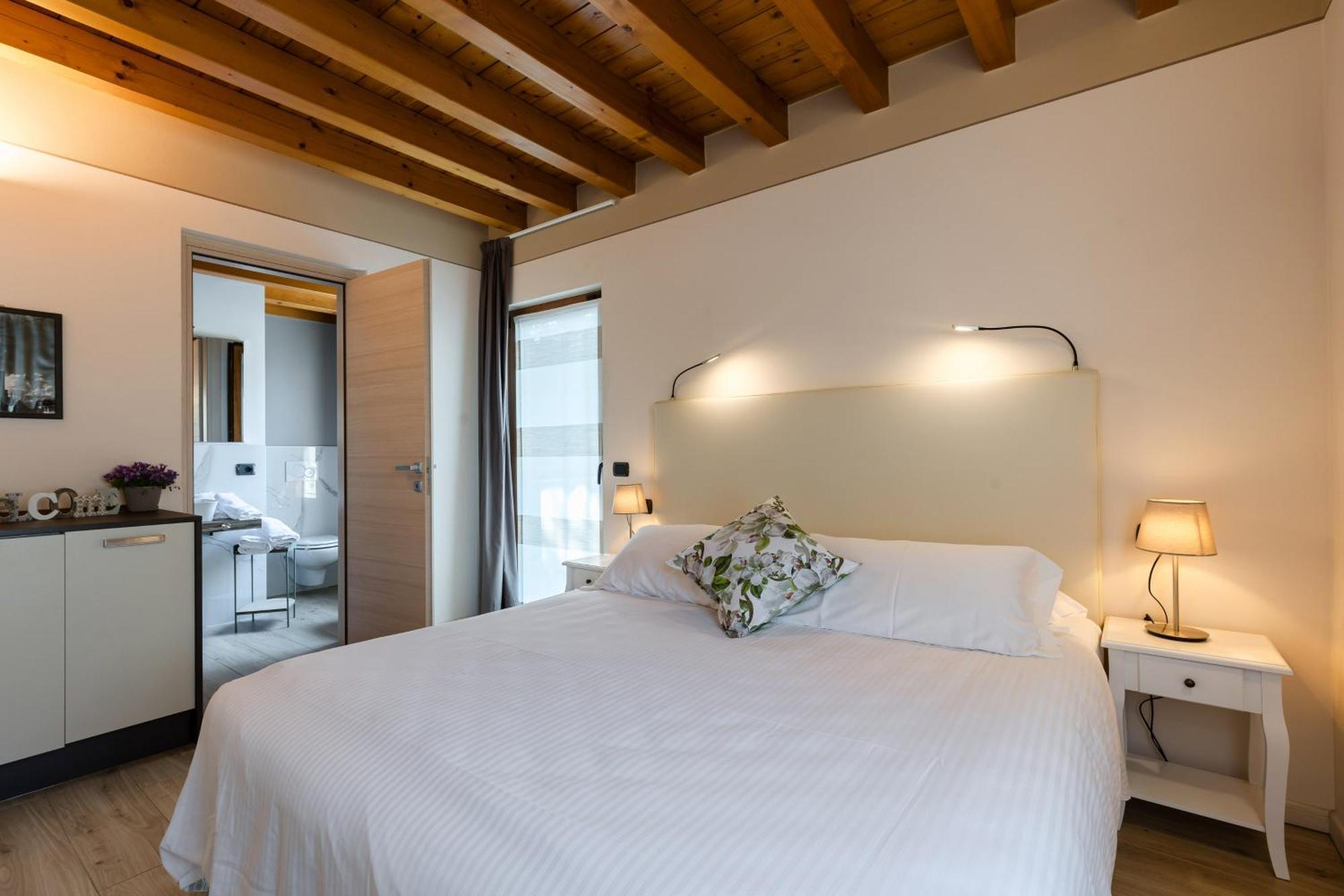 Charming Sirmione Bed & Breakfast Exterior photo